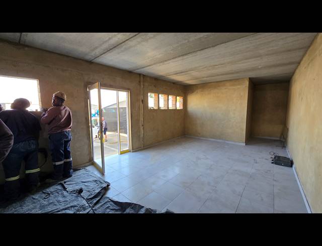 520M² WAREHOUSE TO LET IN SEBENZA